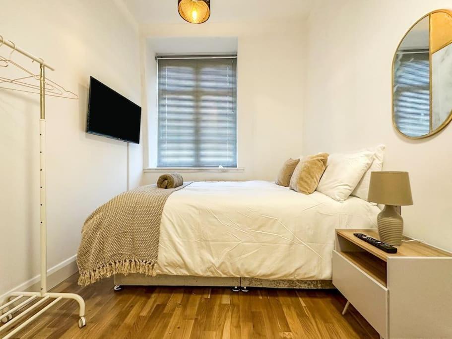 Newly Refurbished Luxury 3 Bedroom Apartment London Bagian luar foto