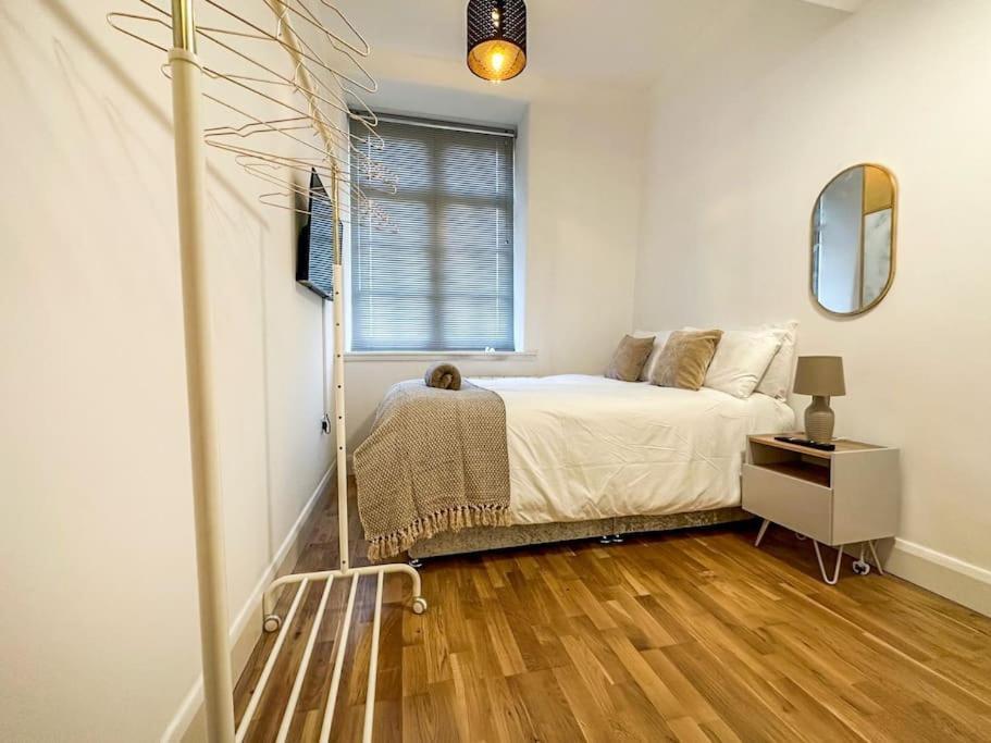 Newly Refurbished Luxury 3 Bedroom Apartment London Bagian luar foto